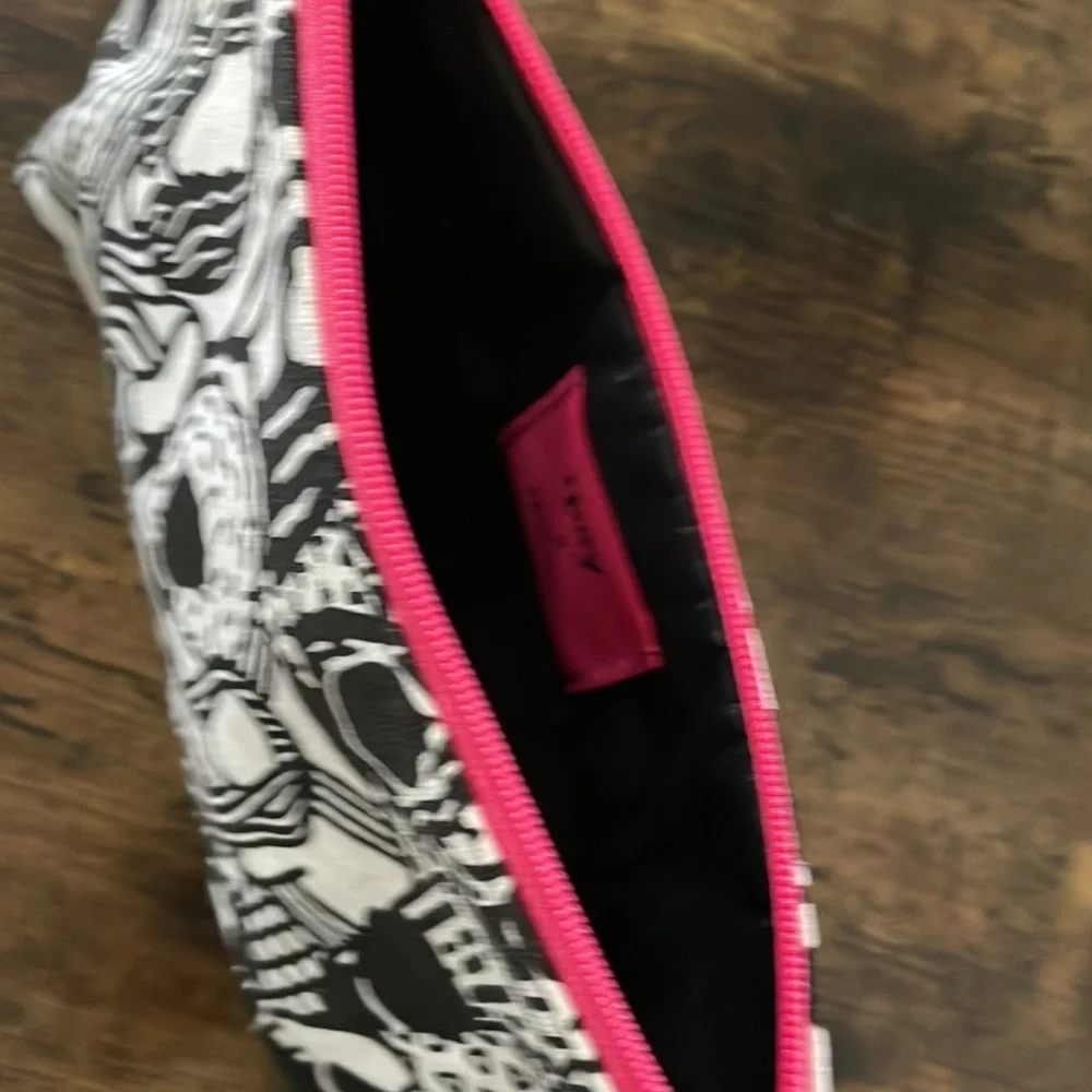 Ipsy Cosmetic Case * 7.5”‎ X 5” bag * Color Your Own Style